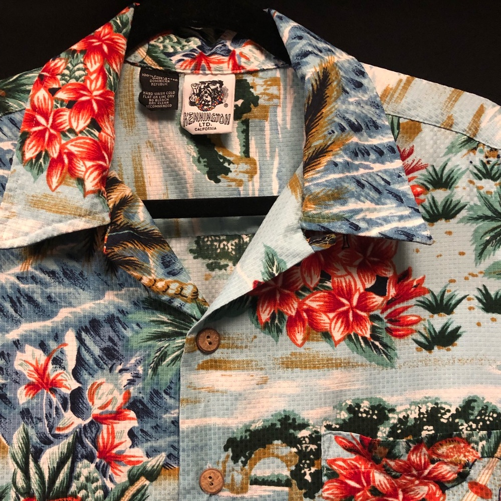 Kennington LTD California Floral and Blue Waves Hawaiian Print Shirt, L